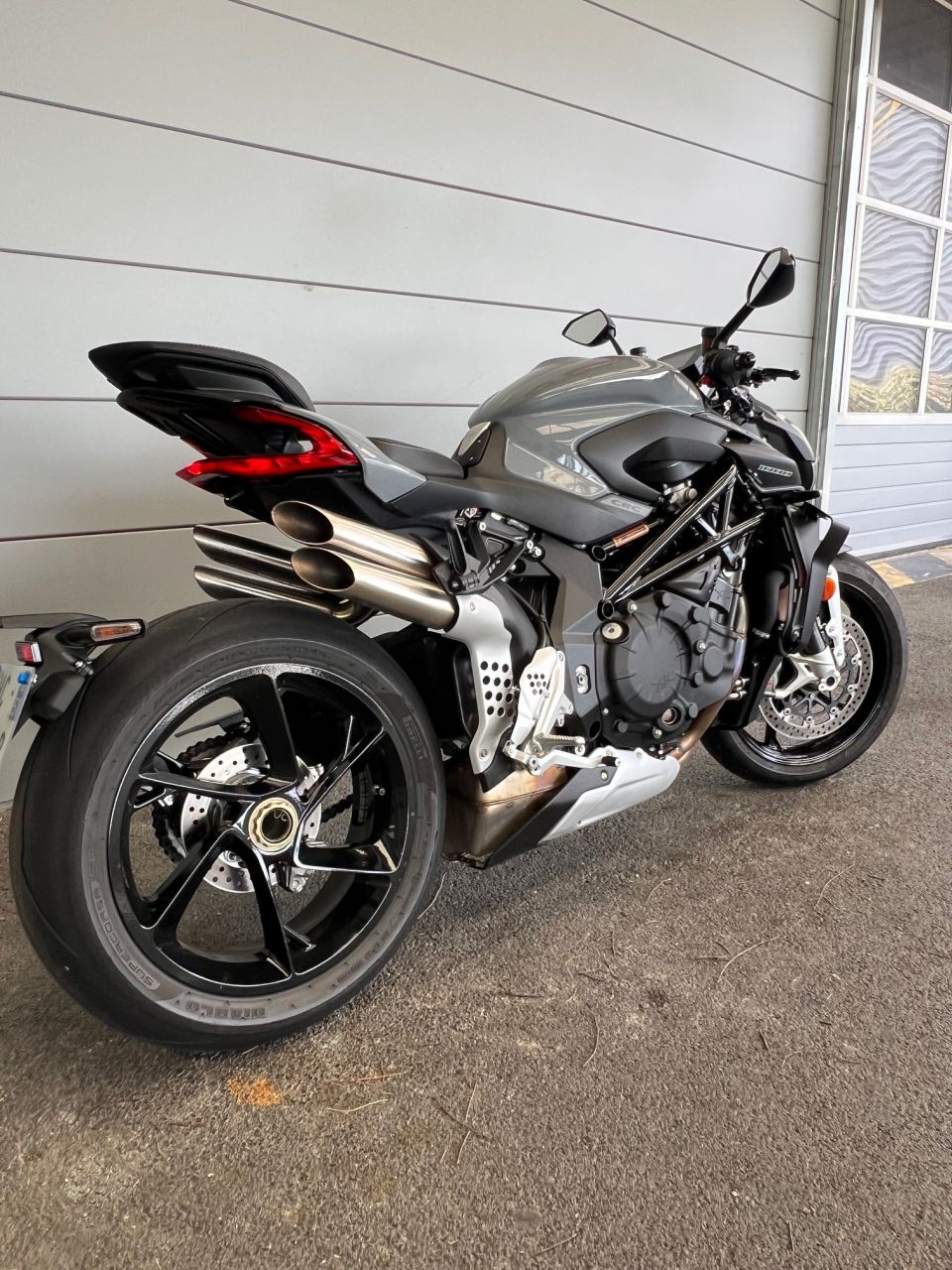 MV AGUSTA BRUTRALE 1000 RS 12