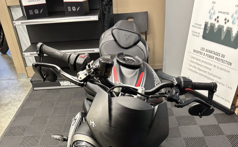 TRIUMPH STREET TRIPLE 765 RS 3