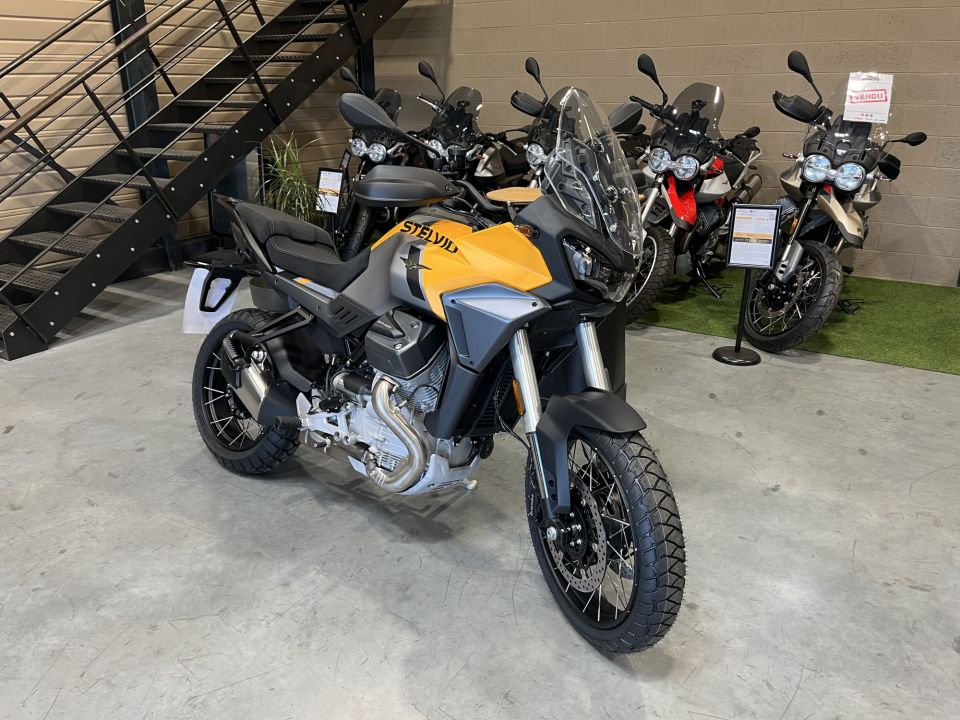 MOTO GUZZI STELVIO 0