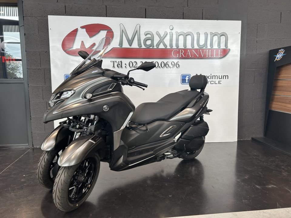 YAMAHA TRICITY 300 6