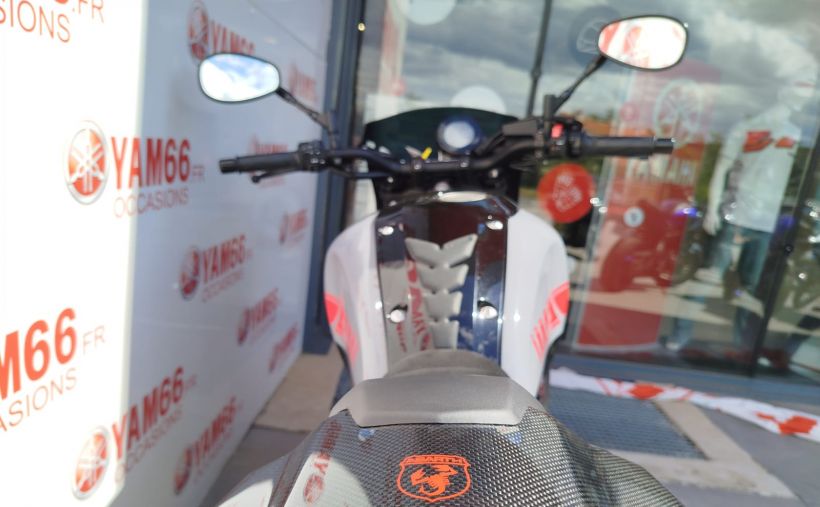 YAMAHA XSR 900 ABARTH 12