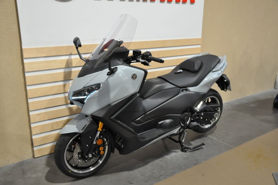 YAMAHA XP T-MAX 560 TECH MAX 9