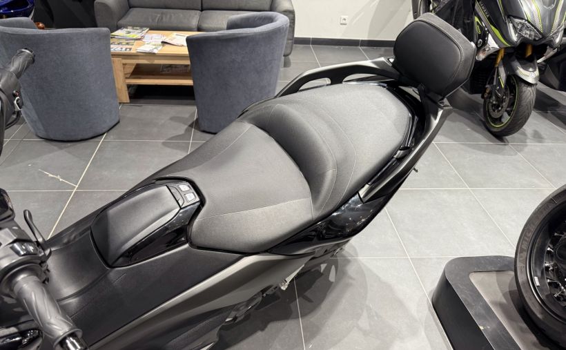 YAMAHA XP T-MAX 530 3