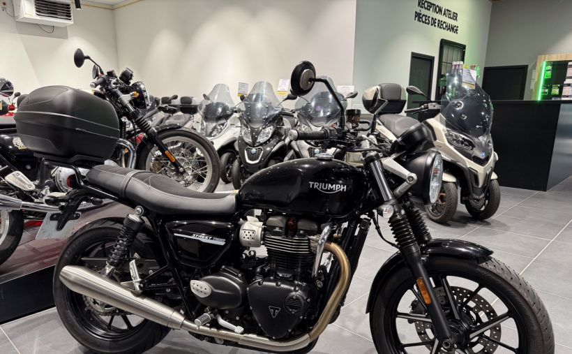 TRIUMPH STREET TWIN  900 1