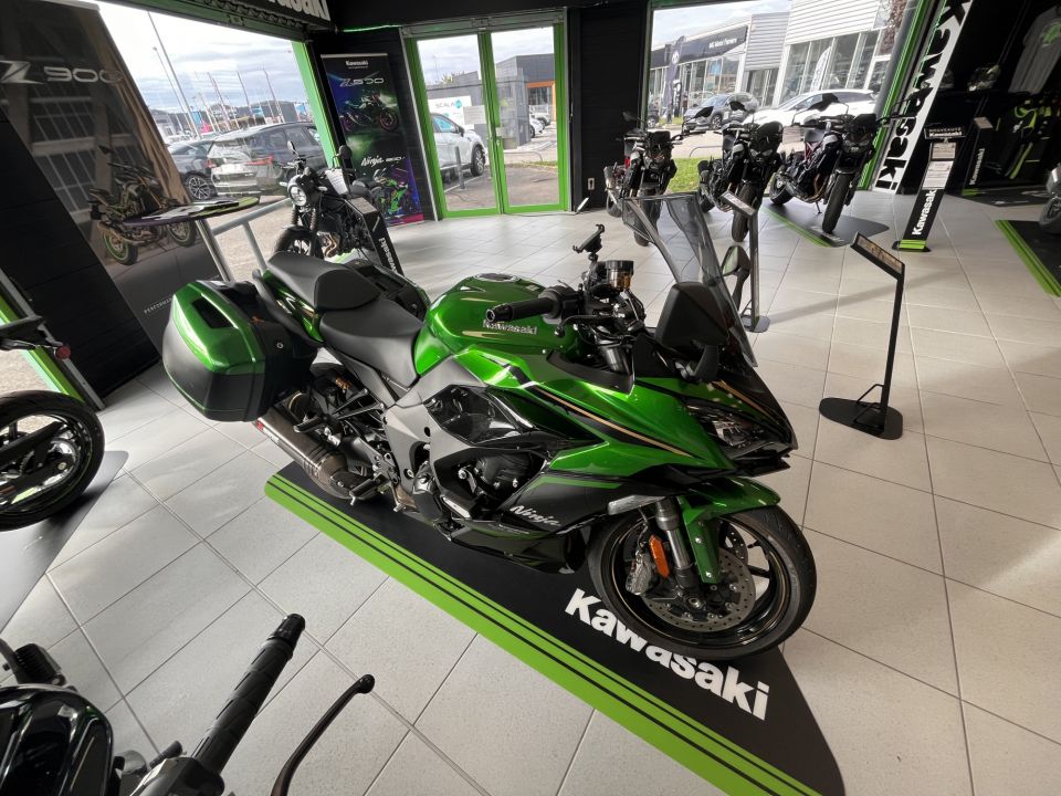 KAWASAKI NINJA 1000 SX TOURER 9