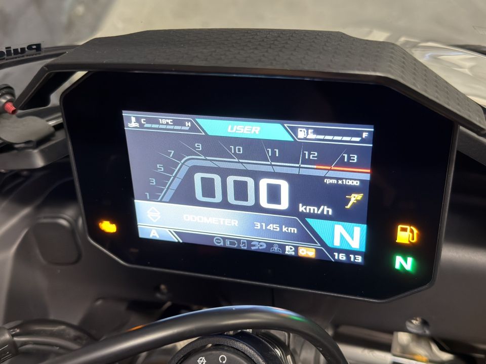 APRILIA TUONO 1100 V4 FACTORY 27