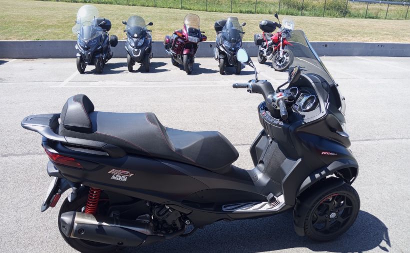 PIAGGIO MP3 500 HPE SPORT ADVANCED ABS ASR 2