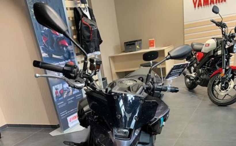 YAMAHA MT-09  Y-AMT 2