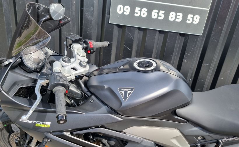 TRIUMPH 	DAYTONA 660 30