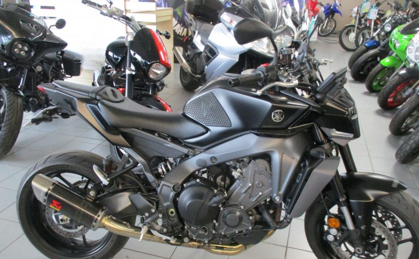 YAMAHA MT-09 1