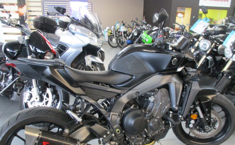 YAMAHA MT-09 2