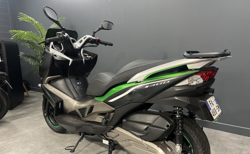 KAWASAKI J300 30