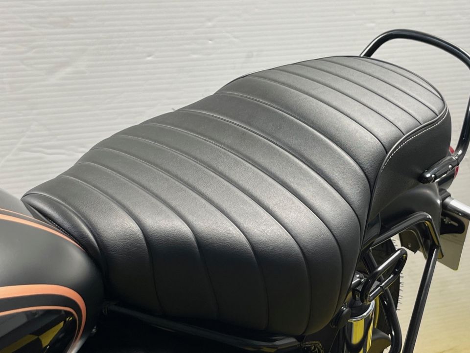 ROYAL ENFIELD BULLET 350 PREMIUM 24