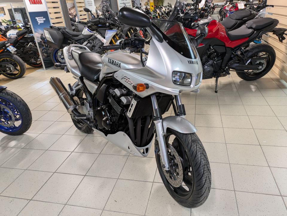 YAMAHA FZS FAZER 0