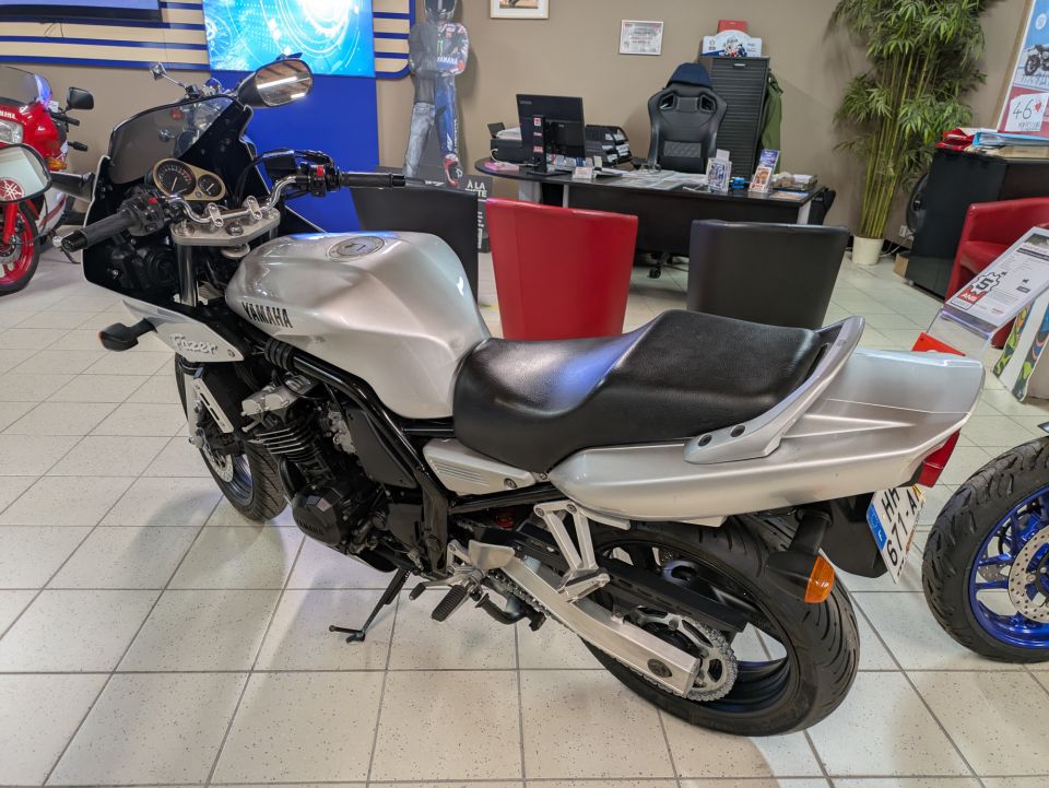 YAMAHA FZS FAZER 30