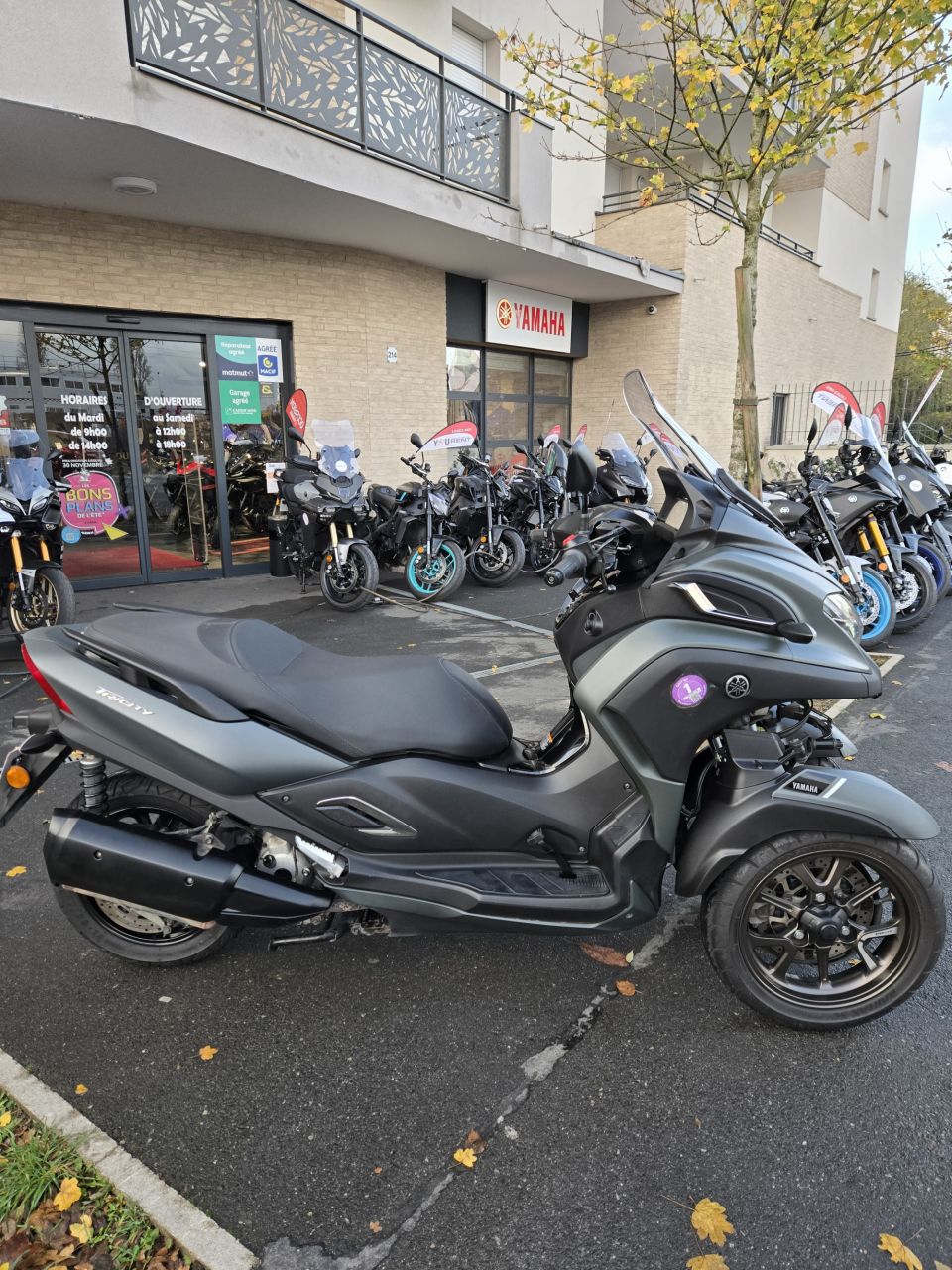 YAMAHA TRICITY 300 5