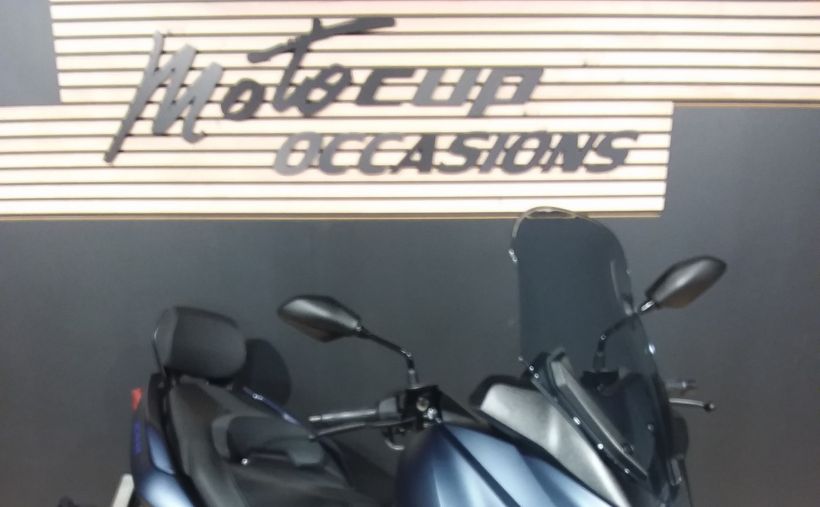 YAMAHA XMAX 125 1