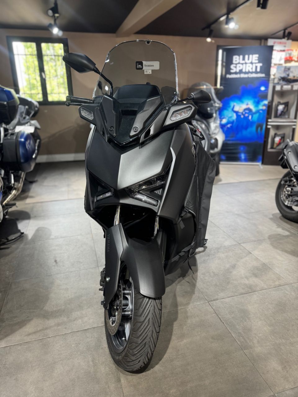 YAMAHA XMAX 300 2