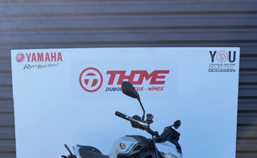 YAMAHA MT-09 1