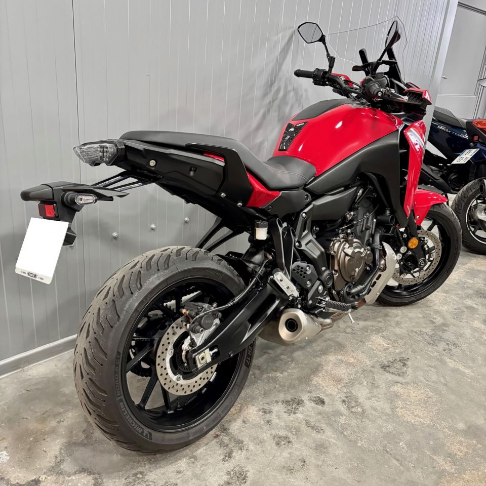 YAMAHA TRACER 7 6