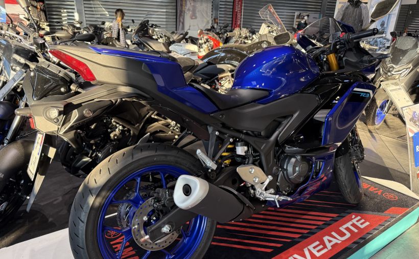 YAMAHA YZF-R3 1