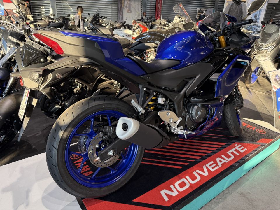 YAMAHA YZF-R3 1