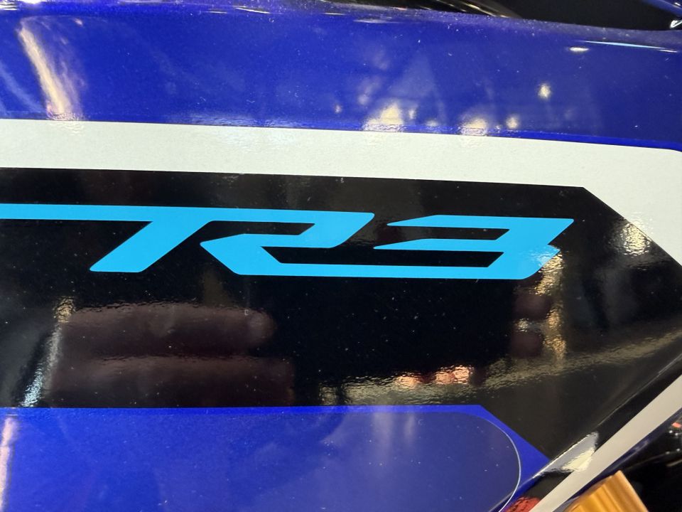 YAMAHA YZF-R3 2