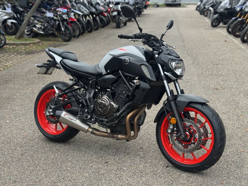 YAMAHA MT-07 0