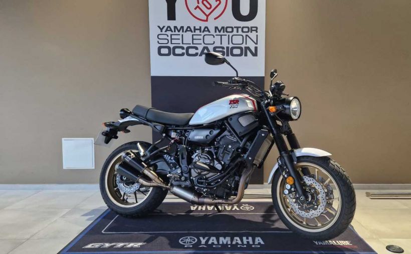 YAMAHA XSR 700 XTRIBUTE 0
