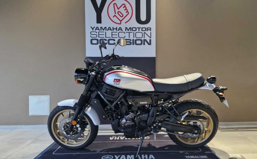 YAMAHA XSR 700 XTRIBUTE 1