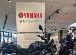 YAMAHA MT-09  Y-AMT - 2025
