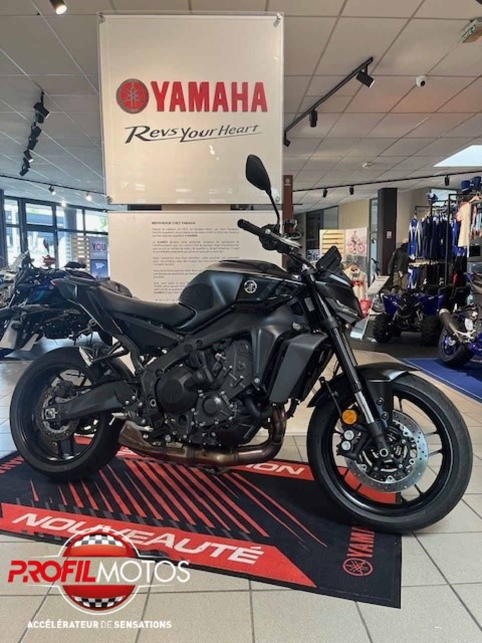 YAMAHA MT-09  Y-AMT 0