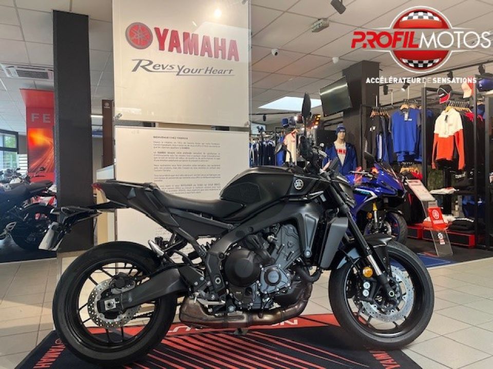 YAMAHA MT-09  Y-AMT 2
