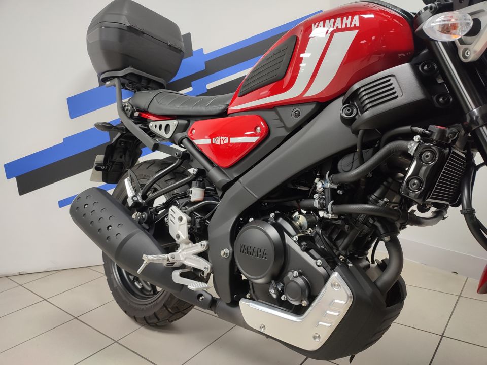 YAMAHA XSR 125 24