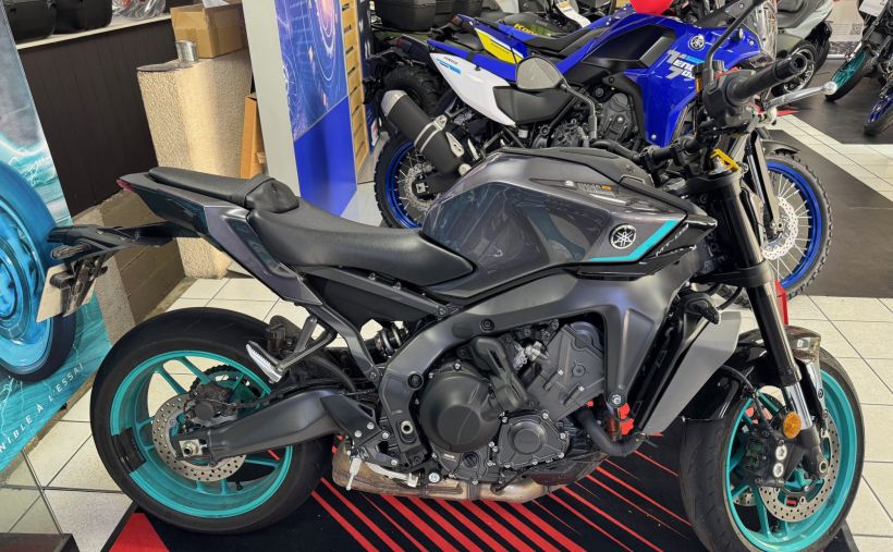 YAMAHA MT-09 Y-AMT 0