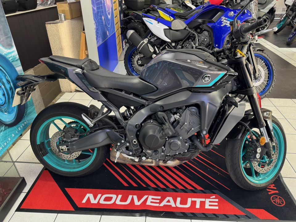 YAMAHA MT-09 Y-AMT 0