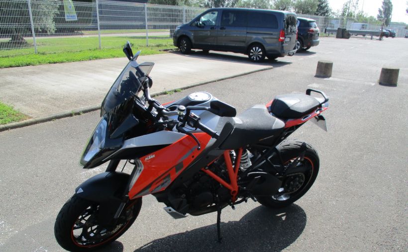 KTM 1290 SUPER DUKE GT 3