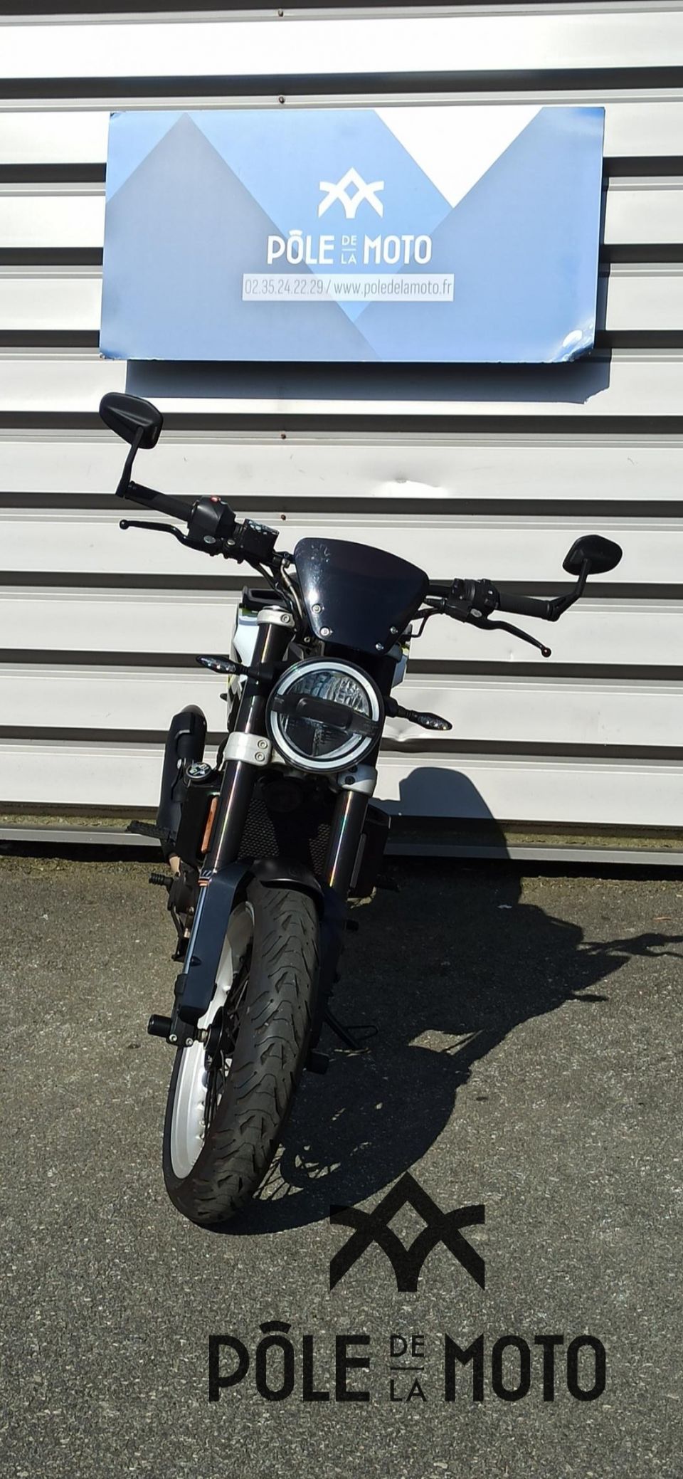 HUSQVARNA SVARTPILEN 401 25