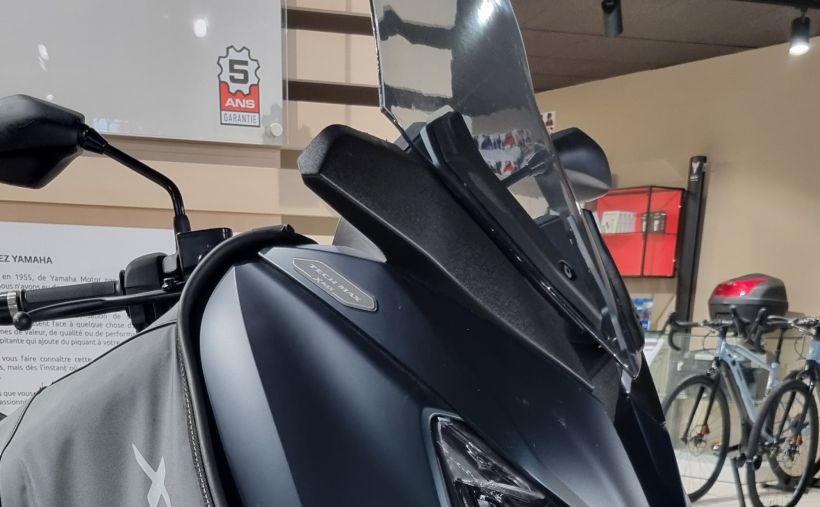 YAMAHA XMAX 300 Tech Max 1
