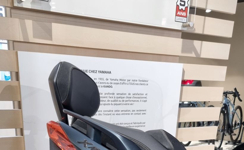 YAMAHA XMAX 300 Tech Max 2