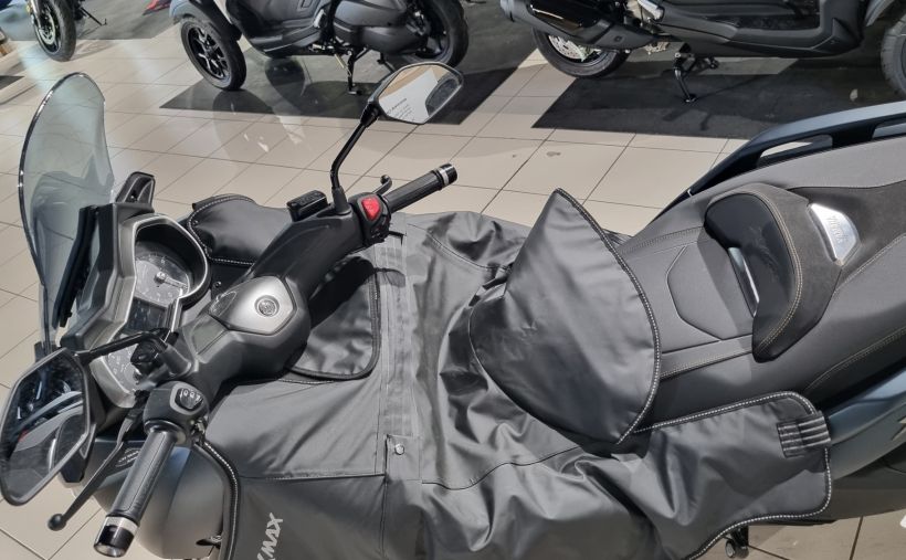 YAMAHA XMAX 300 Tech Max 7