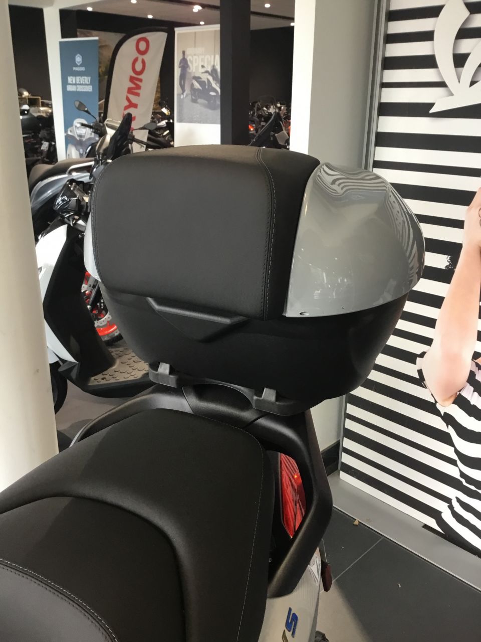 PIAGGIO BEVERLY S 400 10