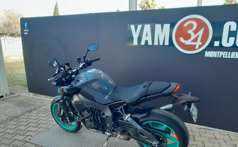YAMAHA MT-10 2