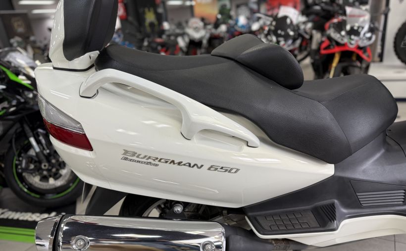 SUZUKI BURGMAN 650 1