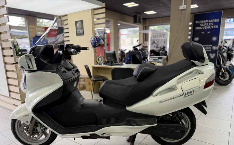 SUZUKI BURGMAN 650 3