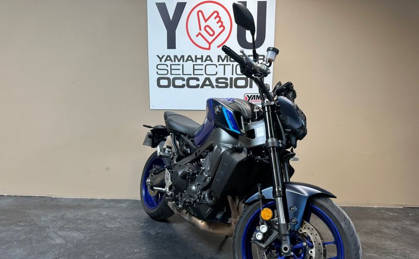 YAMAHA MT-09 3