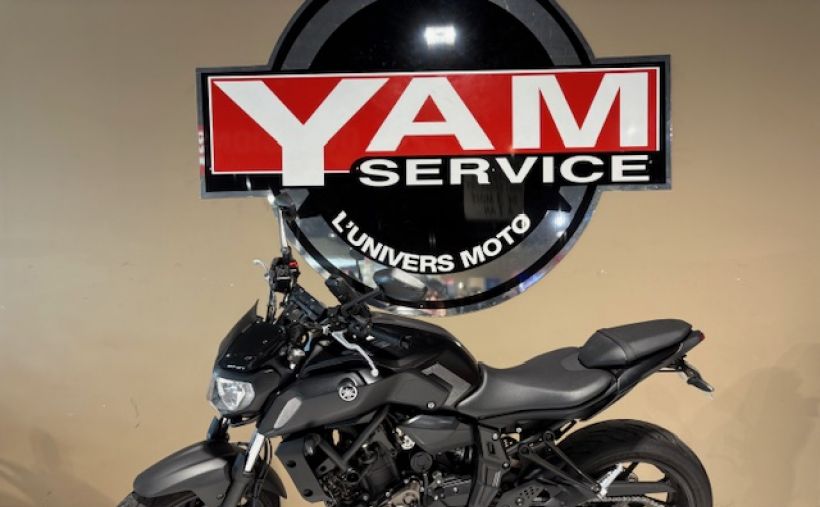 YAMAHA MT-07 1