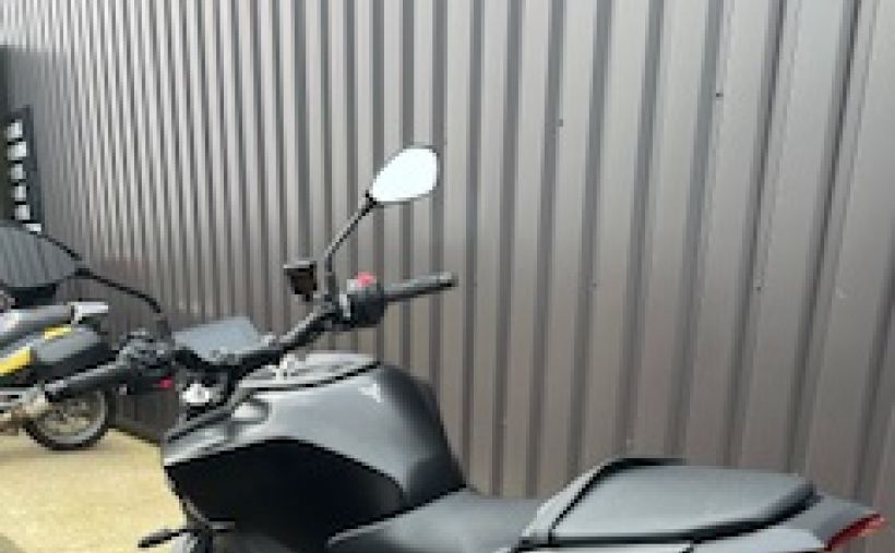 YAMAHA MT-09 Y-AMT 1