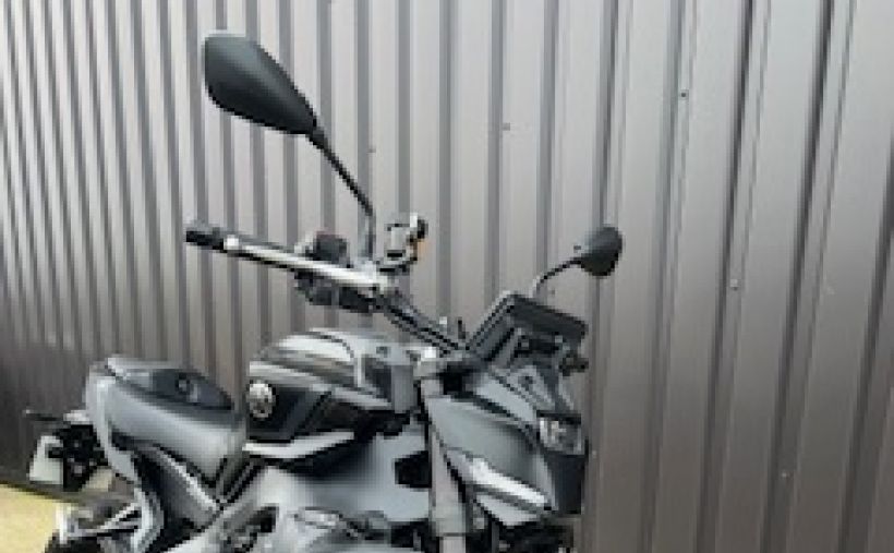 YAMAHA MT-09 Y-AMT 3