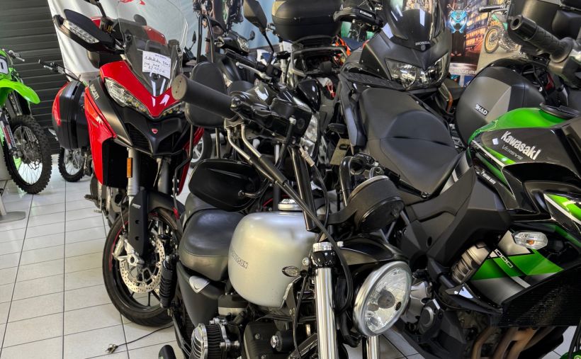 HARLEY-DAVIDSON SPORTSTER 883 1